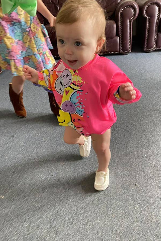 Half smile face & pink baby onesie XCH05012